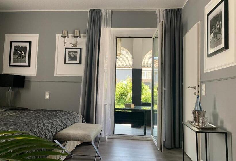 Fotos del hotel Villa Emilia:  33