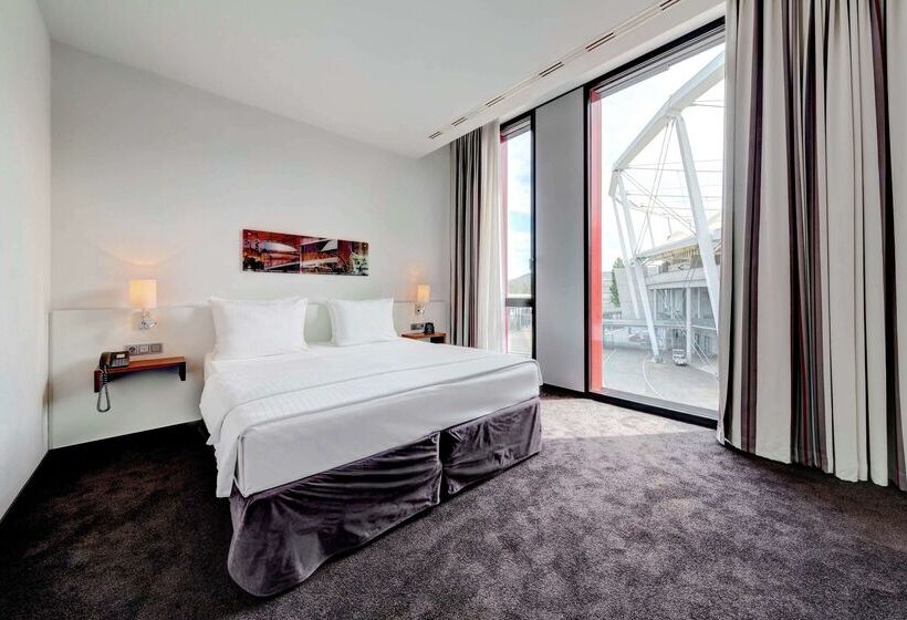 هتل Hilton Garden Inn Stuttgart Neckarpark