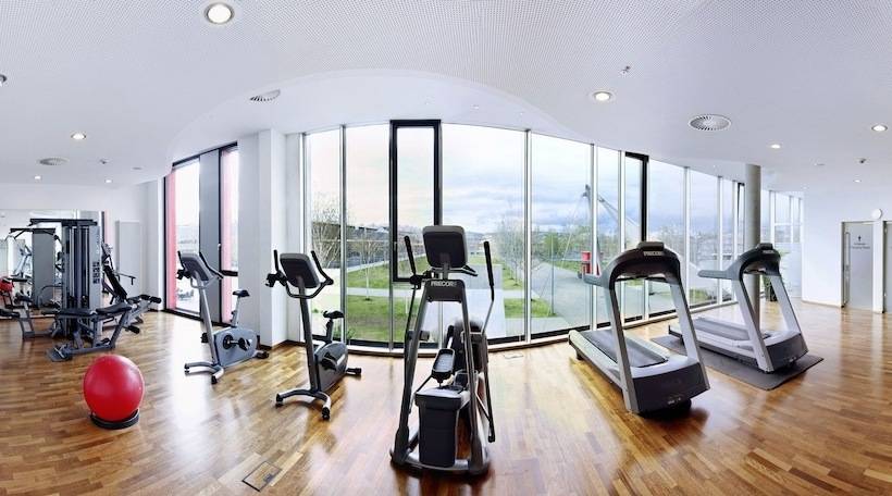 هتل Hilton Garden Inn Stuttgart Neckarpark