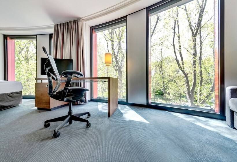 هتل Hilton Garden Inn Stuttgart Neckarpark