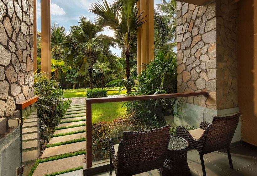 هتل Hilton Sanya Yalong Bay Resort & Spa