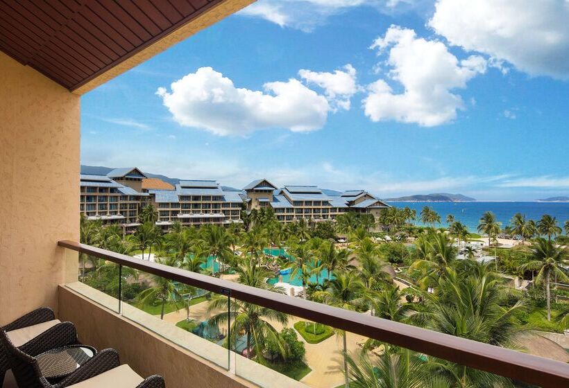 هتل Hilton Sanya Yalong Bay Resort & Spa