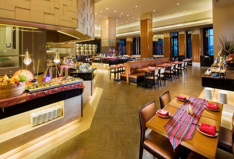 هتل Hilton Sanya Yalong Bay Resort & Spa