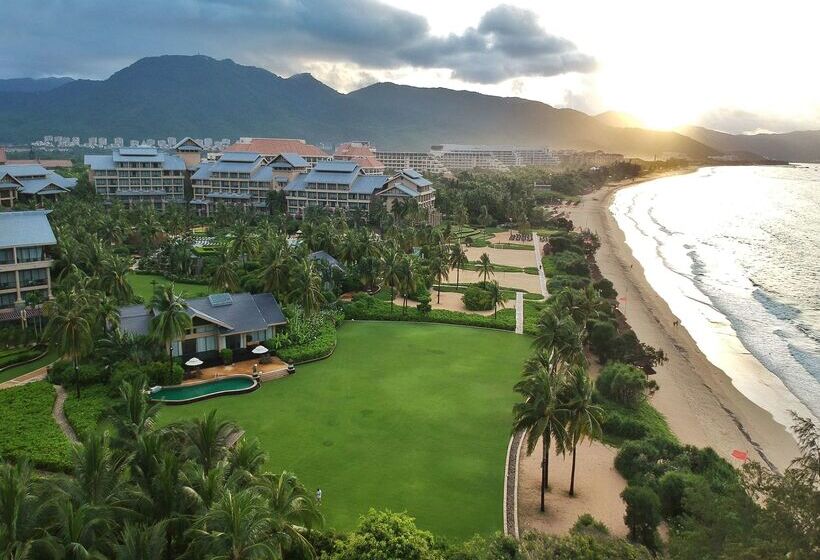 هتل Hilton Sanya Yalong Bay Resort & Spa