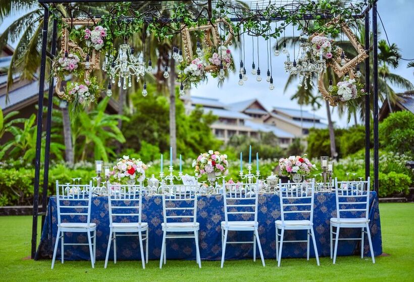 هتل Hilton Sanya Yalong Bay Resort & Spa