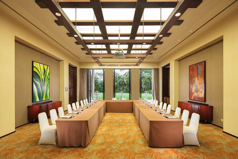هتل Hilton Sanya Yalong Bay Resort & Spa