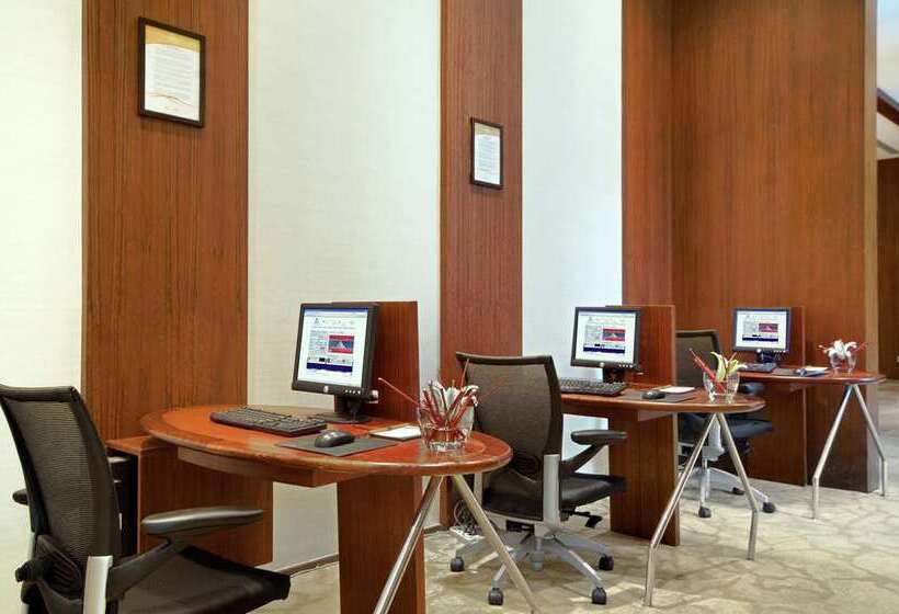 هتل Hilton Sanya Yalong Bay Resort & Spa