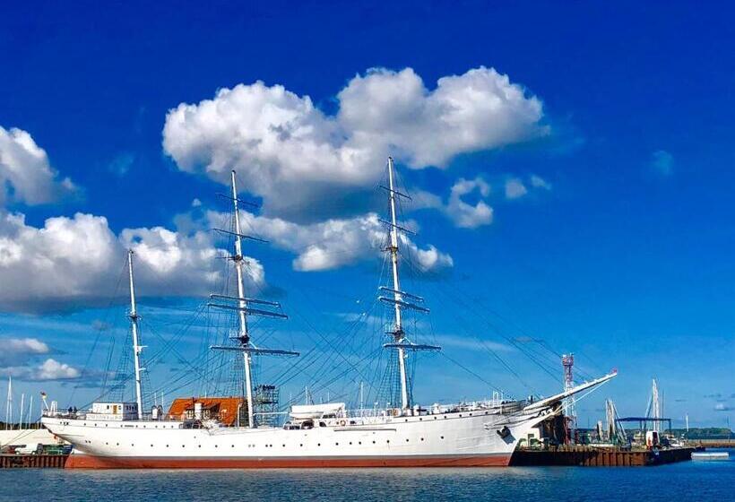 هتل Kontorhaus Stralsund