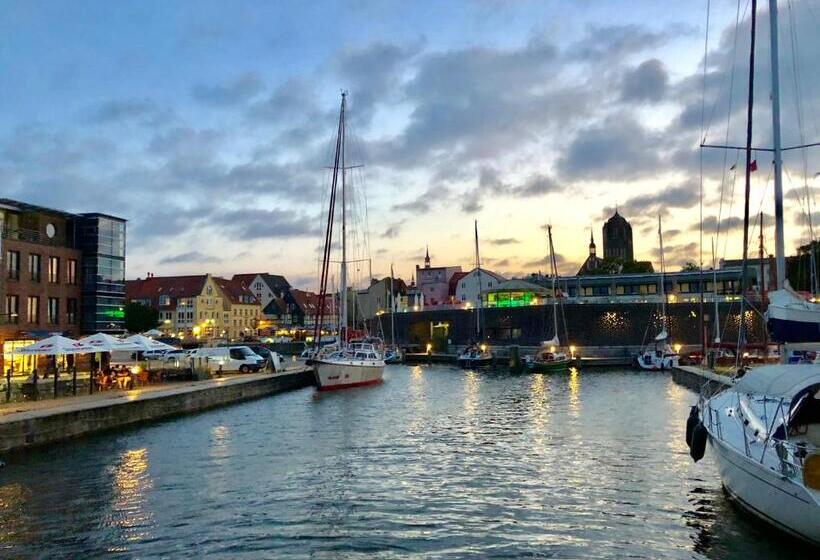 هتل Kontorhaus Stralsund