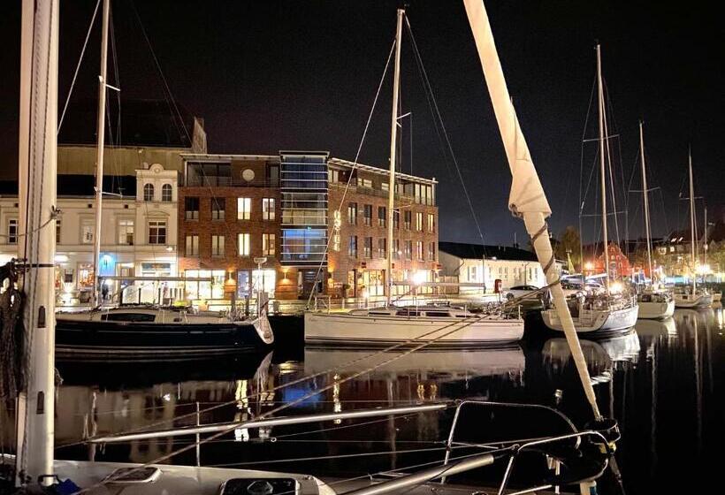 هتل Kontorhaus Stralsund
