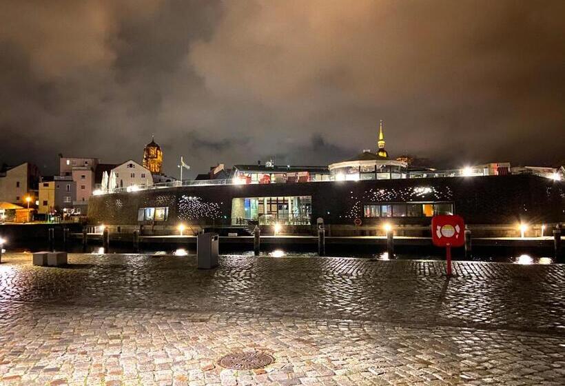 هتل Kontorhaus Stralsund