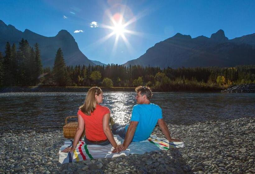 هتل Lodges At Canmore