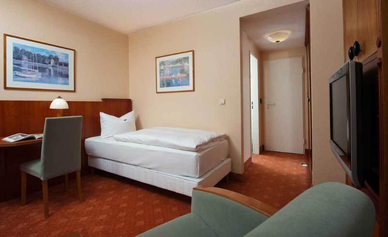 Loev   Vela Hotels