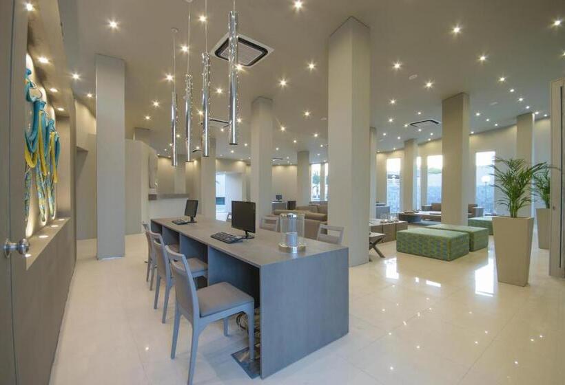 هتل Oasis Praiamar