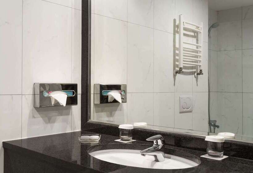 Fotos del hotel Ramada Hotel & Suites By Wyndham Bucharest North:  19