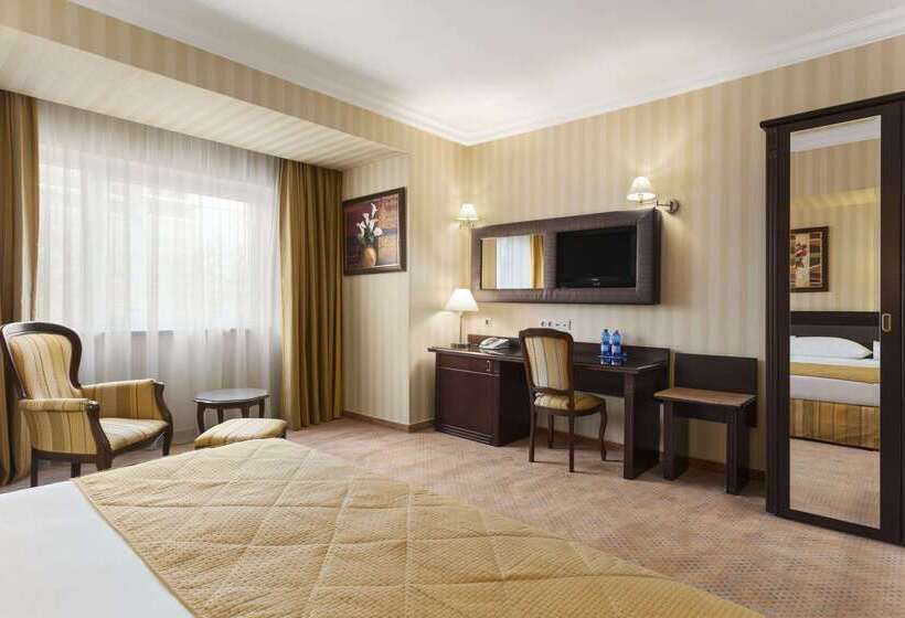 Hotel Ramada  & Suites By Wyndham Bucharest North