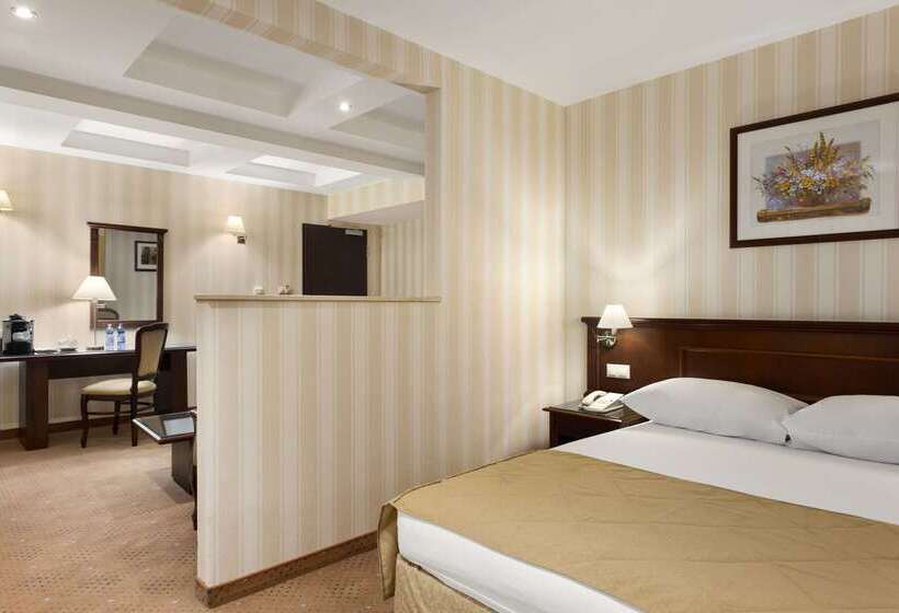 هتل Ramada  & Suites By Wyndham Bucharest North