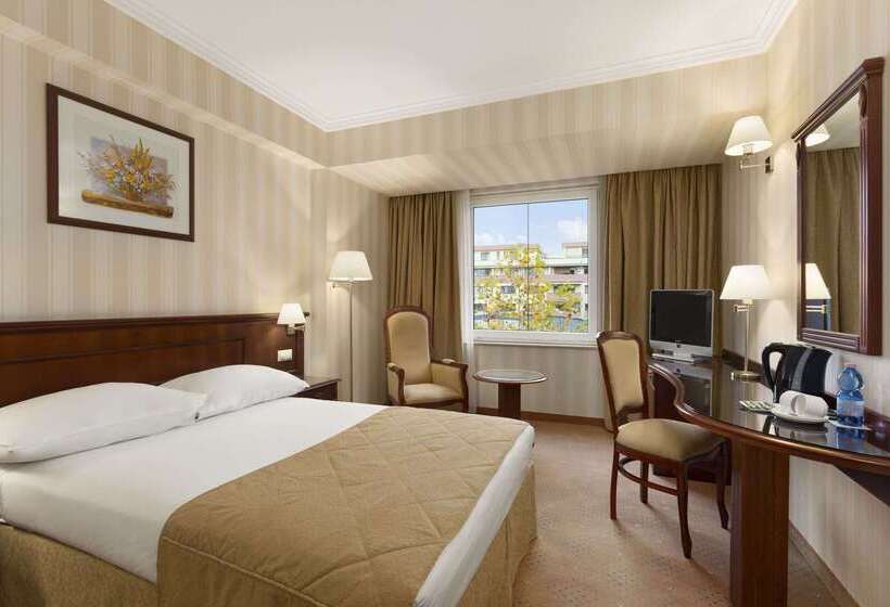 Fotos del hotel Ramada Hotel & Suites By Wyndham Bucharest North:  46