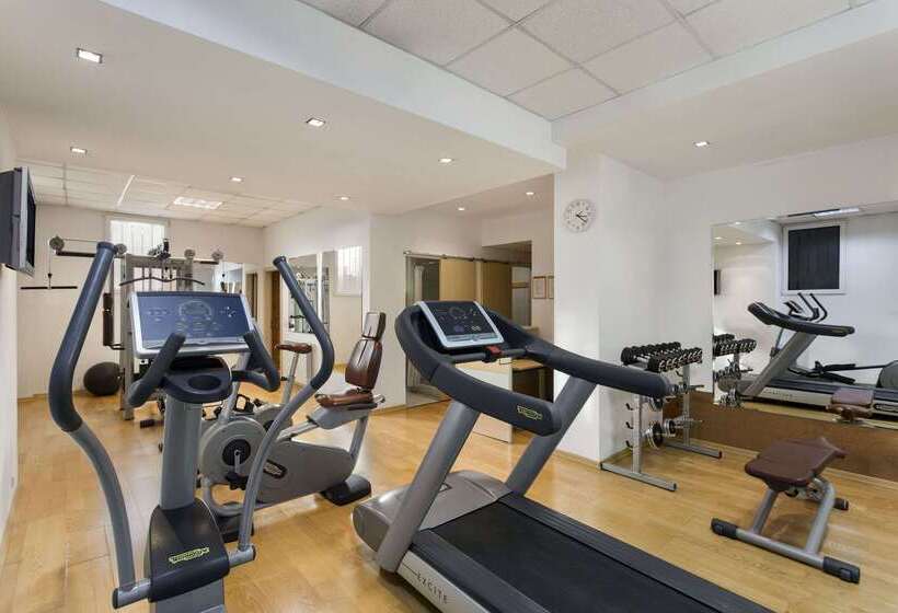 Fotos del hotel Ramada Hotel & Suites By Wyndham Bucharest North:  42
