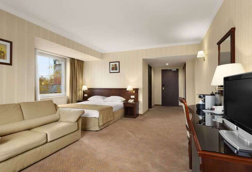 Fotos del hotel Ramada Hotel & Suites By Wyndham Bucharest North:  38