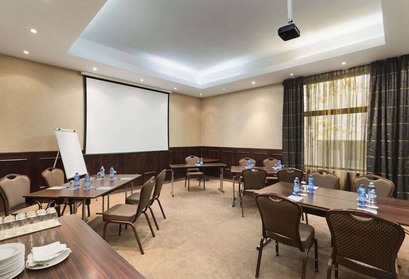 Fotos del hotel Ramada Hotel & Suites By Wyndham Bucharest North:  3
