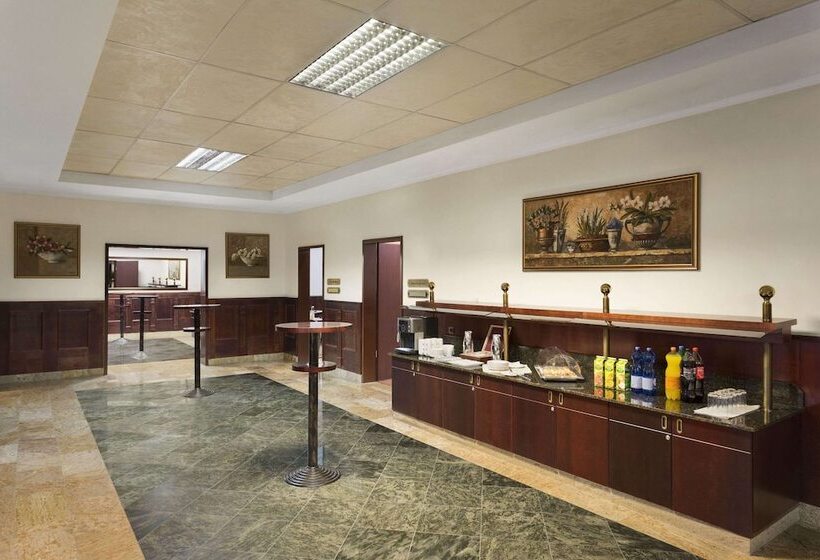 Fotos del hotel Ramada Hotel & Suites By Wyndham Bucharest North:  4