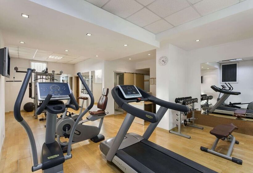 Fotos del hotel Ramada Hotel & Suites By Wyndham Bucharest North:  31