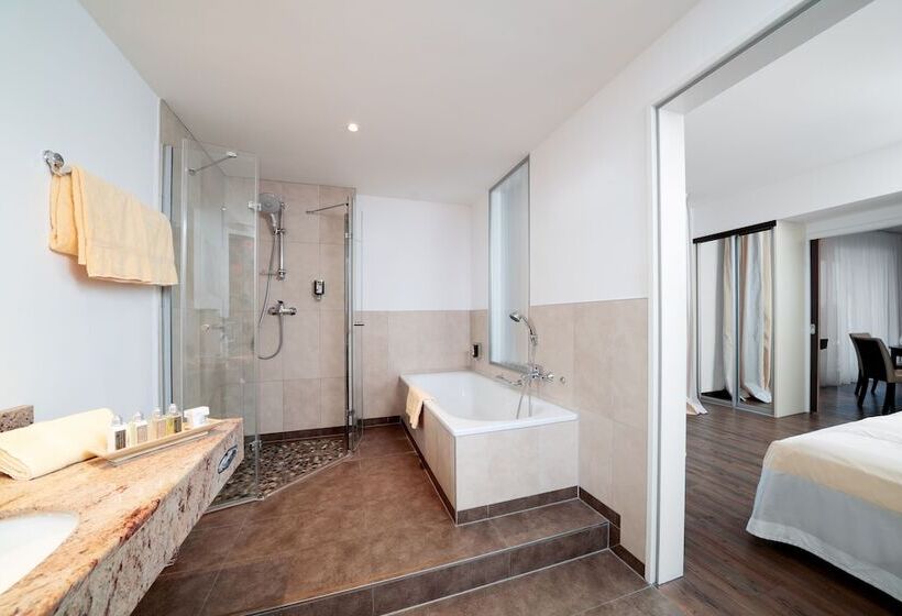 هتل Resort Mark Brandenburg & Fontane Therme