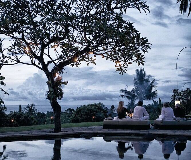 هتل The Damai