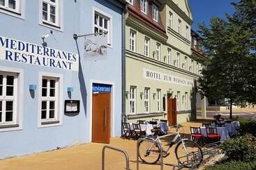 هتل Zum Weissen Ross