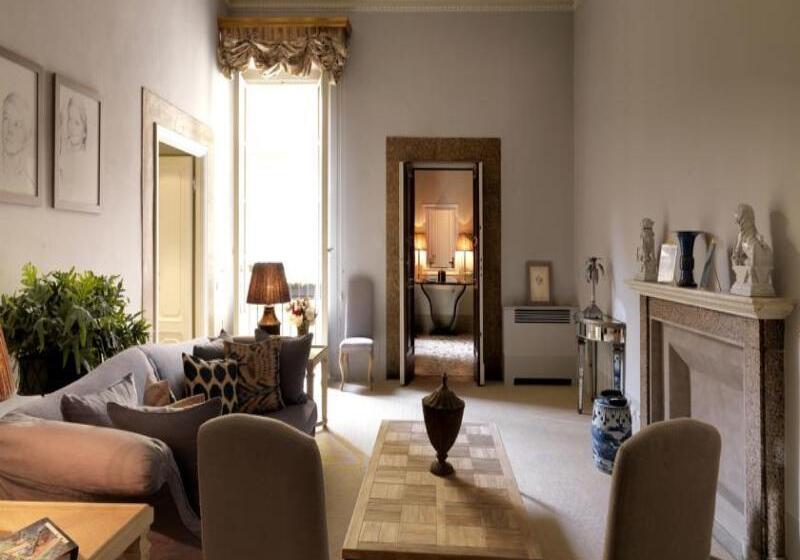 هتل Al Palazzo Del Marchese Di Camugliano Residenza D'epoca