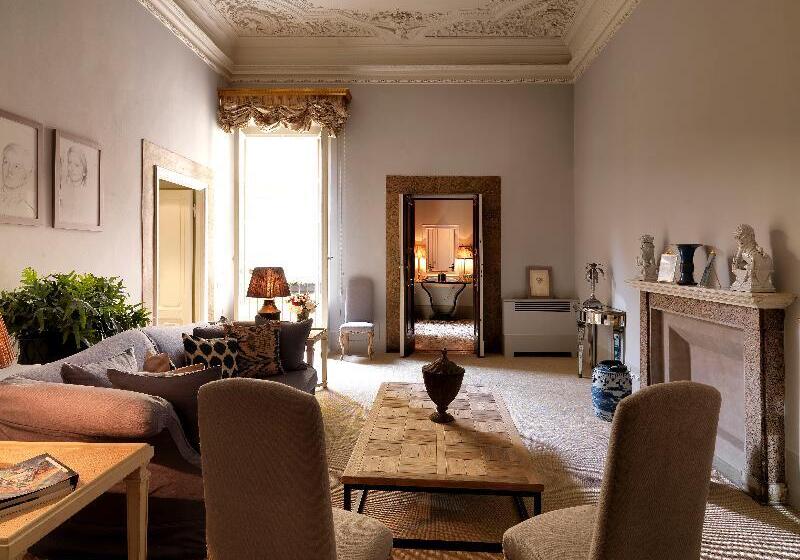 هتل Al Palazzo Del Marchese Di Camugliano Residenza D'epoca