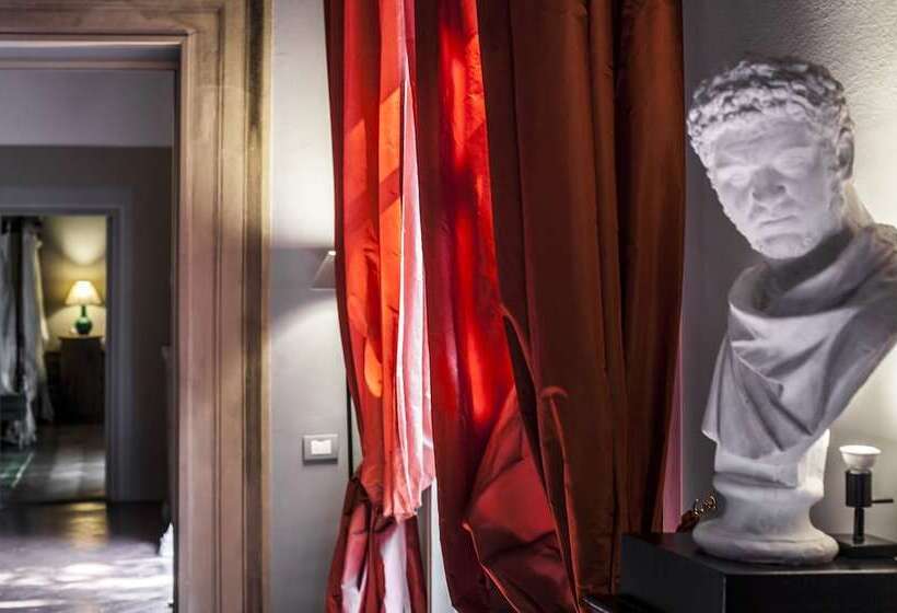 هتل Al Palazzo Del Marchese Di Camugliano Residenza D'epoca