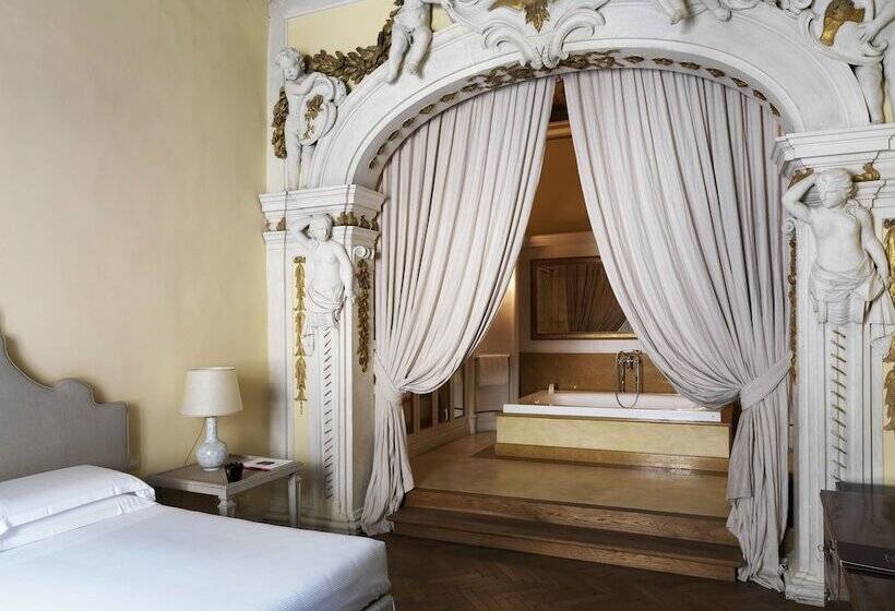 هتل Al Palazzo Del Marchese Di Camugliano Residenza D'epoca