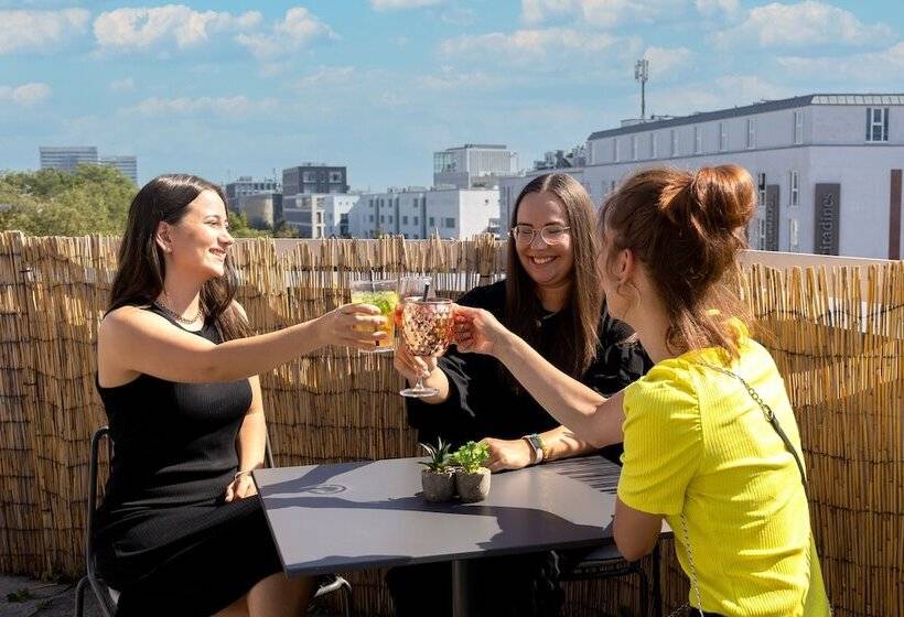 هتل a&o München Hackerbrücke