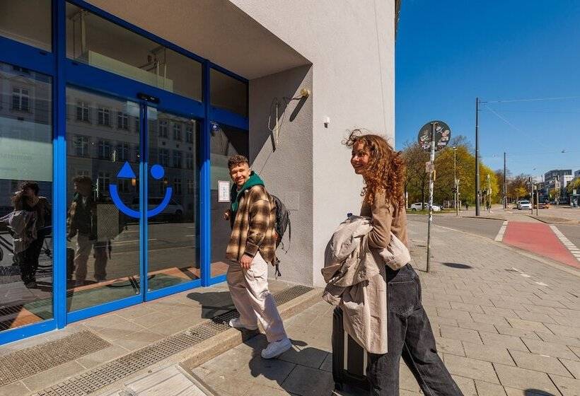 هتل a&o München Hackerbrücke