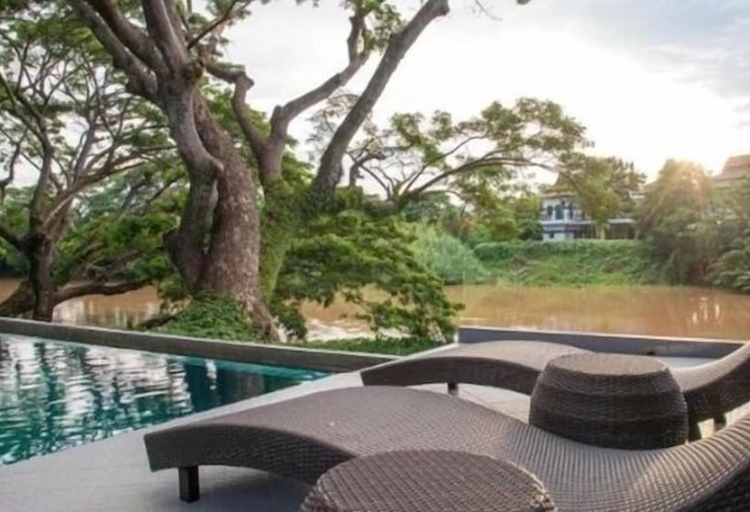 هتل Baan Nam Ping Riverside Homestay