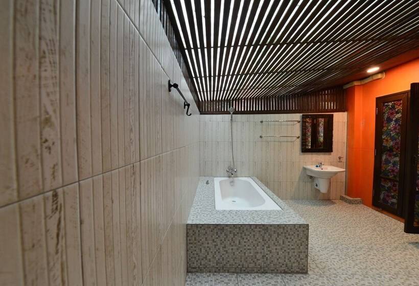 هتل Baan Nam Ping Riverside Homestay