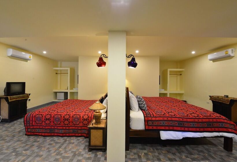 هتل Baan Nam Ping Riverside Homestay