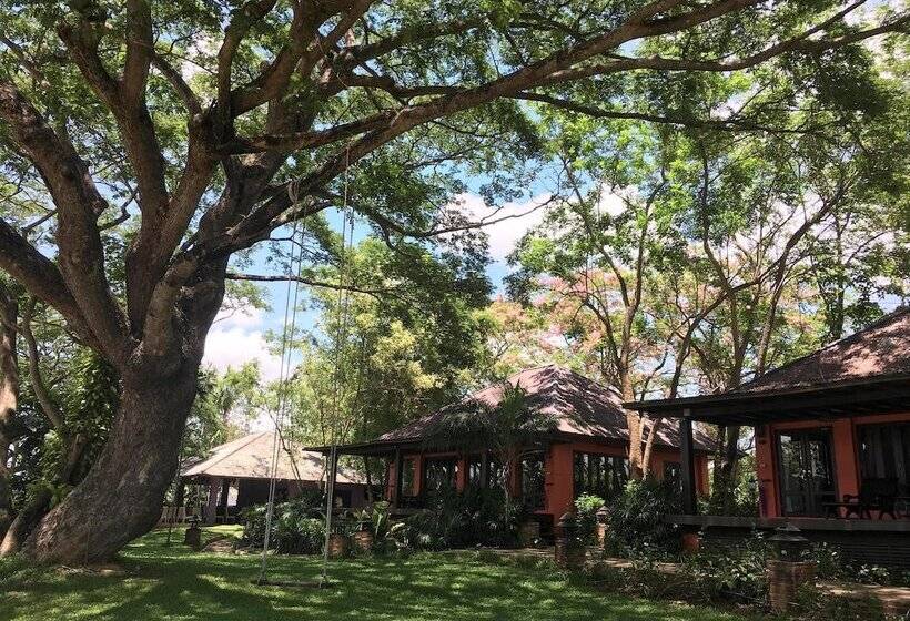 هتل Baan Nam Ping Riverside Homestay
