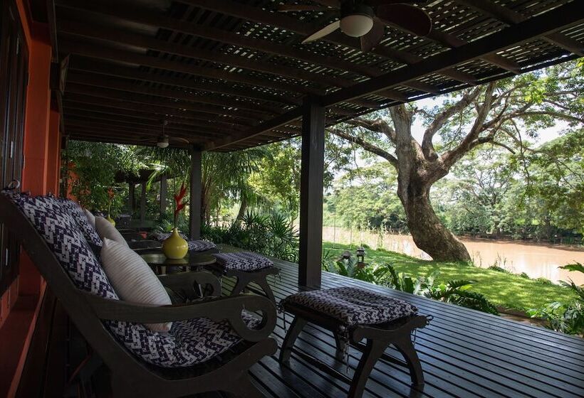 هتل Baan Nam Ping Riverside Homestay