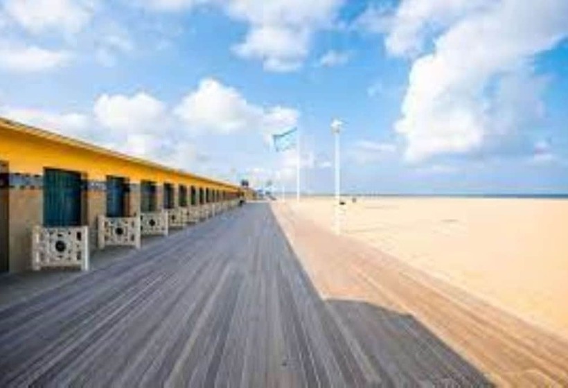 هتل Kyriad Deauville   St Arnoult