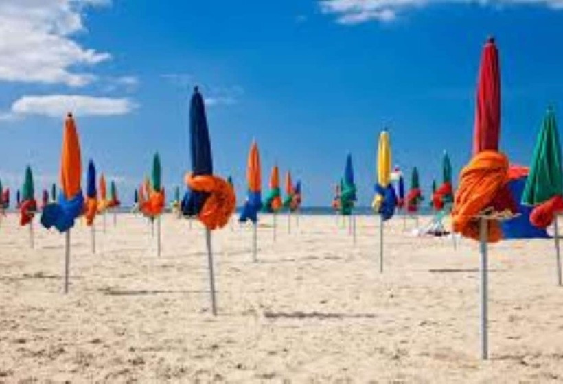 هتل Kyriad Deauville   St Arnoult