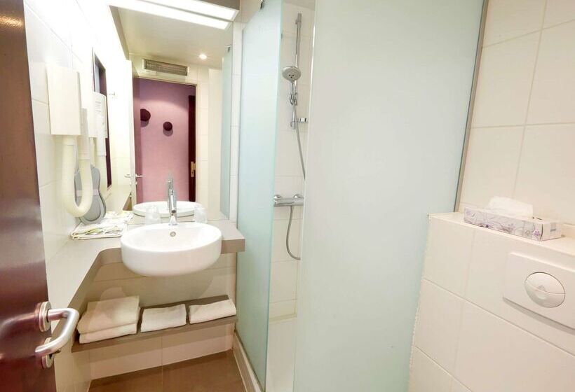 هتل Kyriad Deauville   St Arnoult
