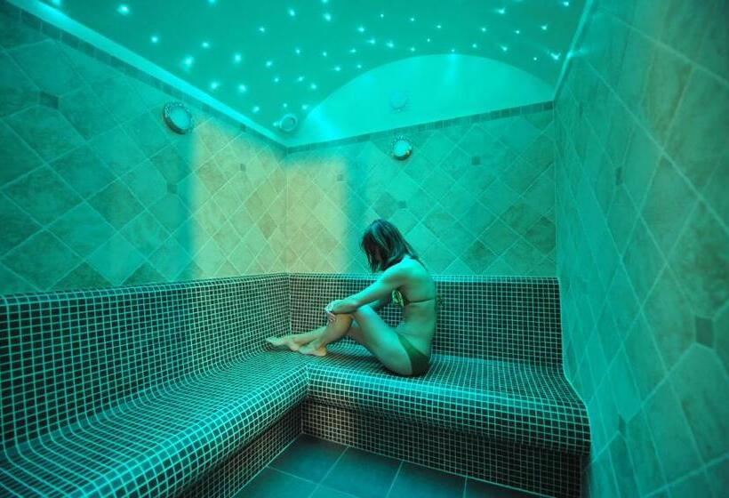 酒店 La Rocca Sport & Benessere