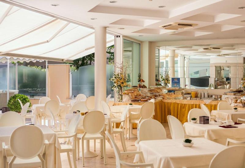 هتل Luna Riccione E Aqua Spa Only Adults +12