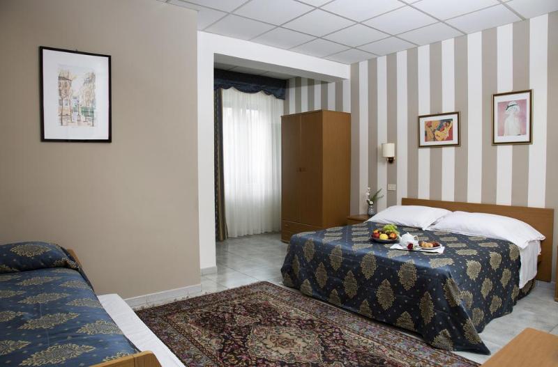 فندق Redebora