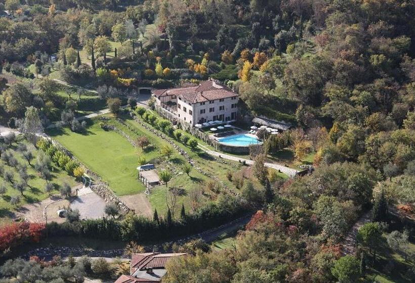 هتل Villa Arcadio