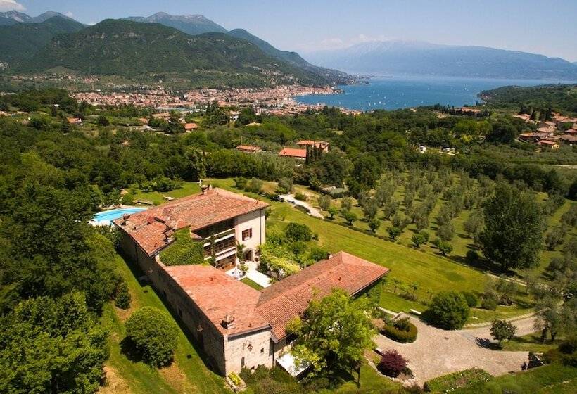 هتل Villa Arcadio