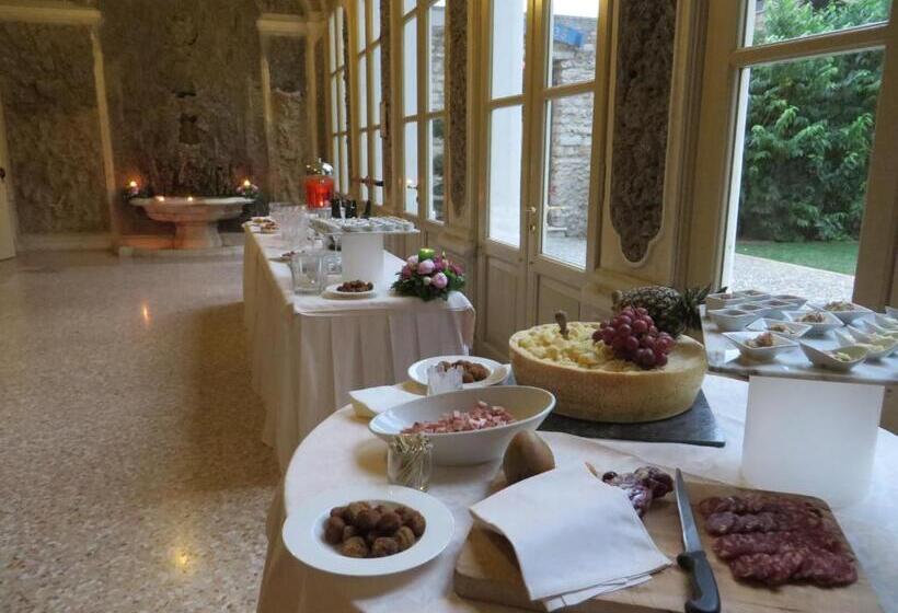 هتل Villa Fenaroli Palace